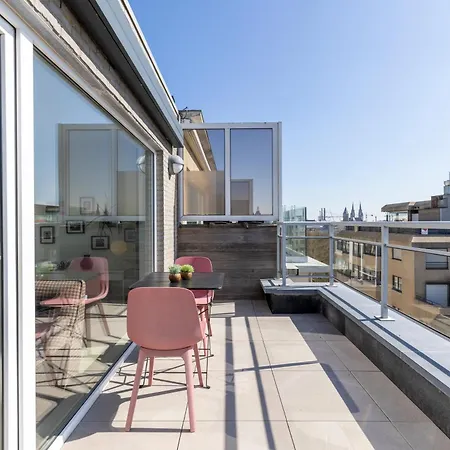 Penthouse Bij Leopoldpark Остенде