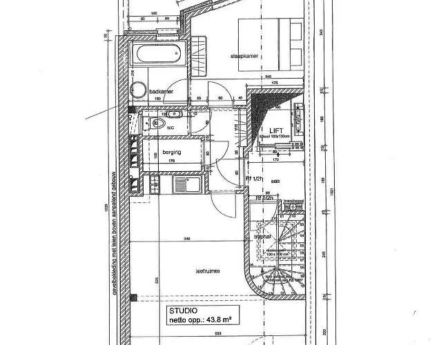 아파트 Penthouse Bij Leopoldpark